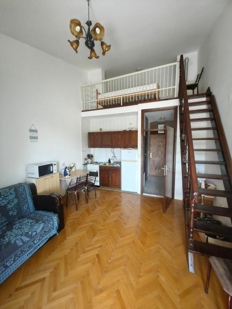 Apartment Small Duplex Near Sutomore